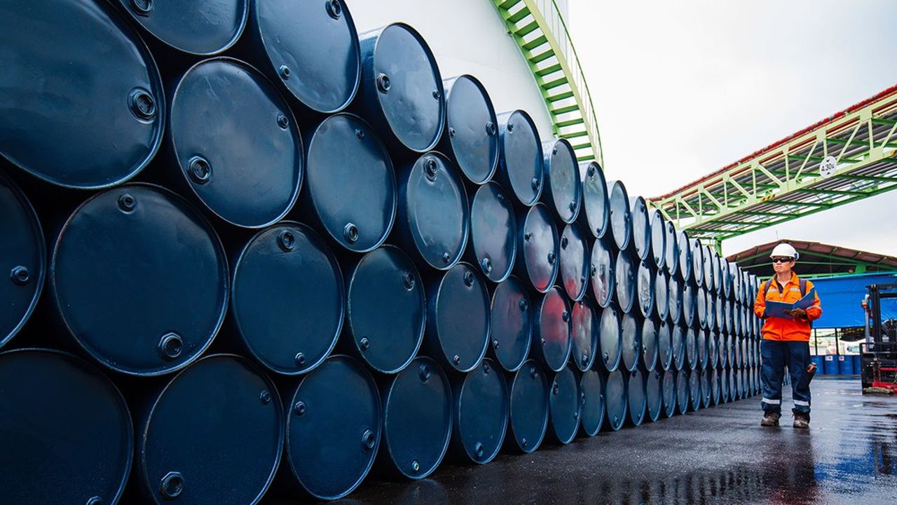 Des barils de pétrole.