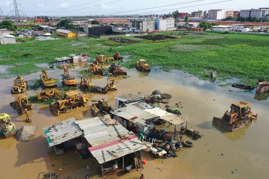 Attécoubé, une commune dense d’Abidjan où l’habitat précaire reste largement dominant.