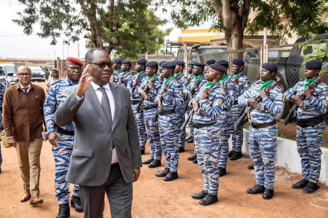 Le ministre de la Défense en visite de travail dans le Nord de la Côte d'Ivoire.