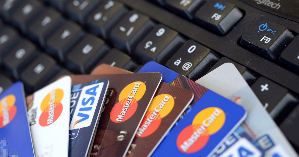 Kaspersky exhorte les internautes à vérifier l’authenticité des plateformes avant toute transaction afin d’éviter les arnaques en ligne et le vol de données personnelles.