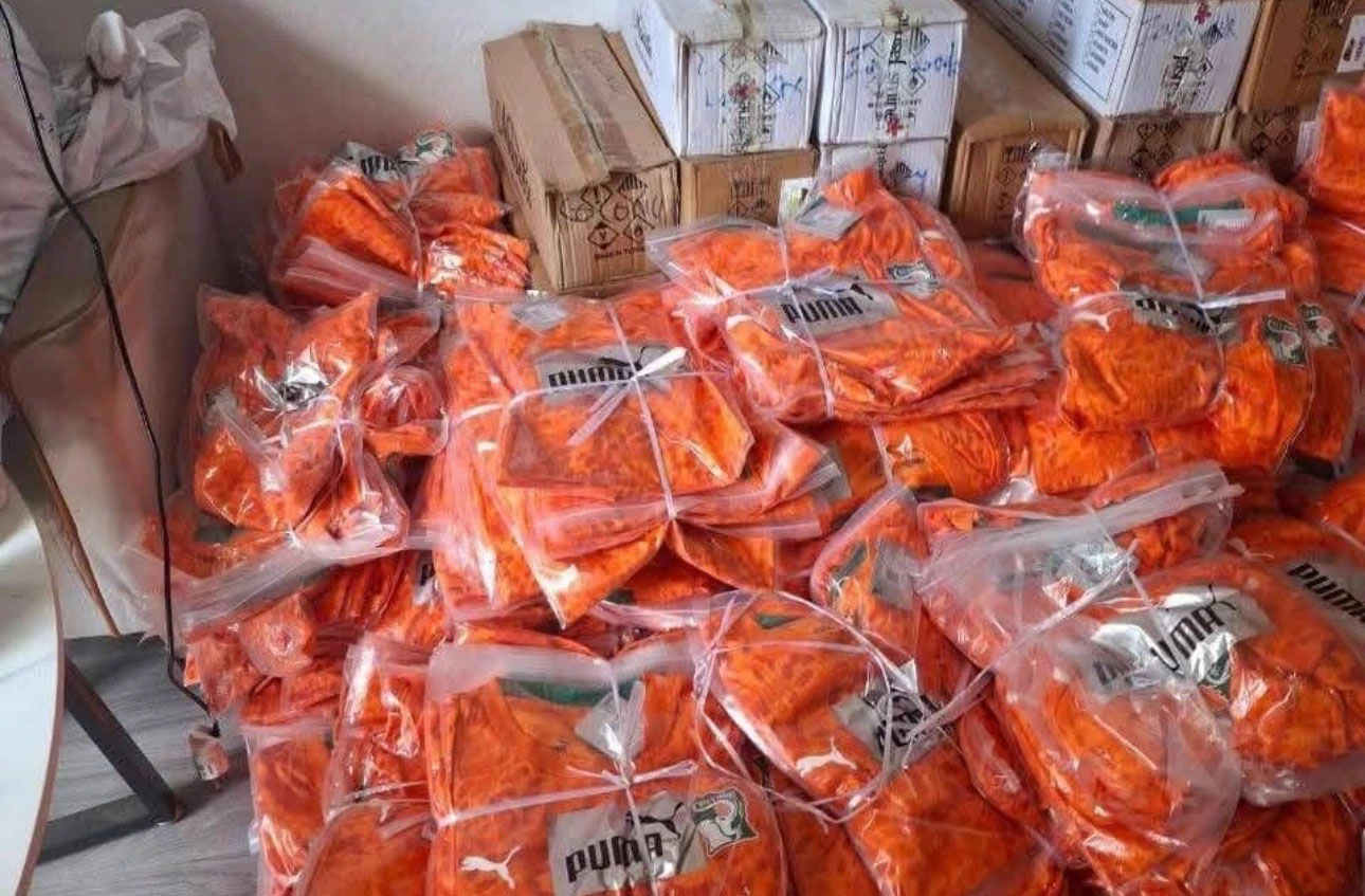 4 817 maillots contrefaits des Éléphants saisis à Adjamé
