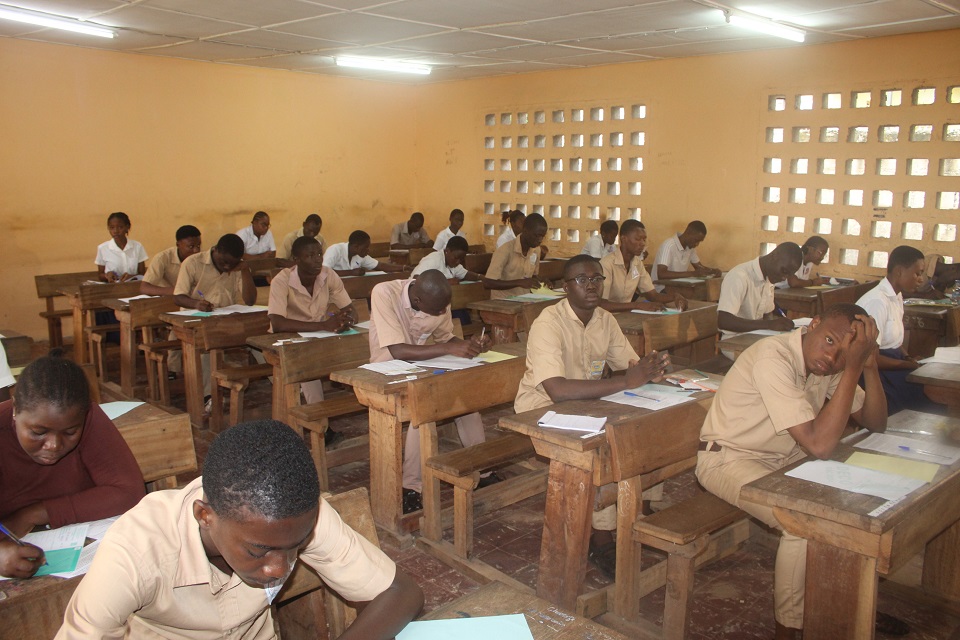 Changement d'établissement : une procédure gratuite, sécurisée et accessible avant la rentrée scolaire.