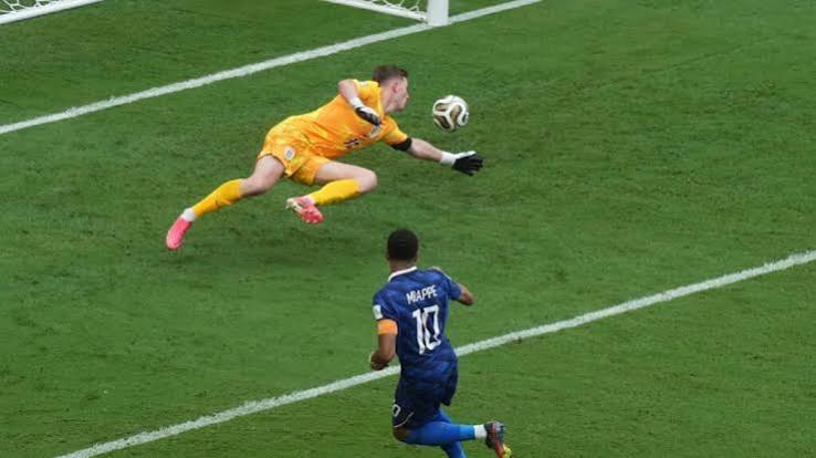 Les Bleus passent près d'une remontada historique, l'Angleterre s'impose 6-4