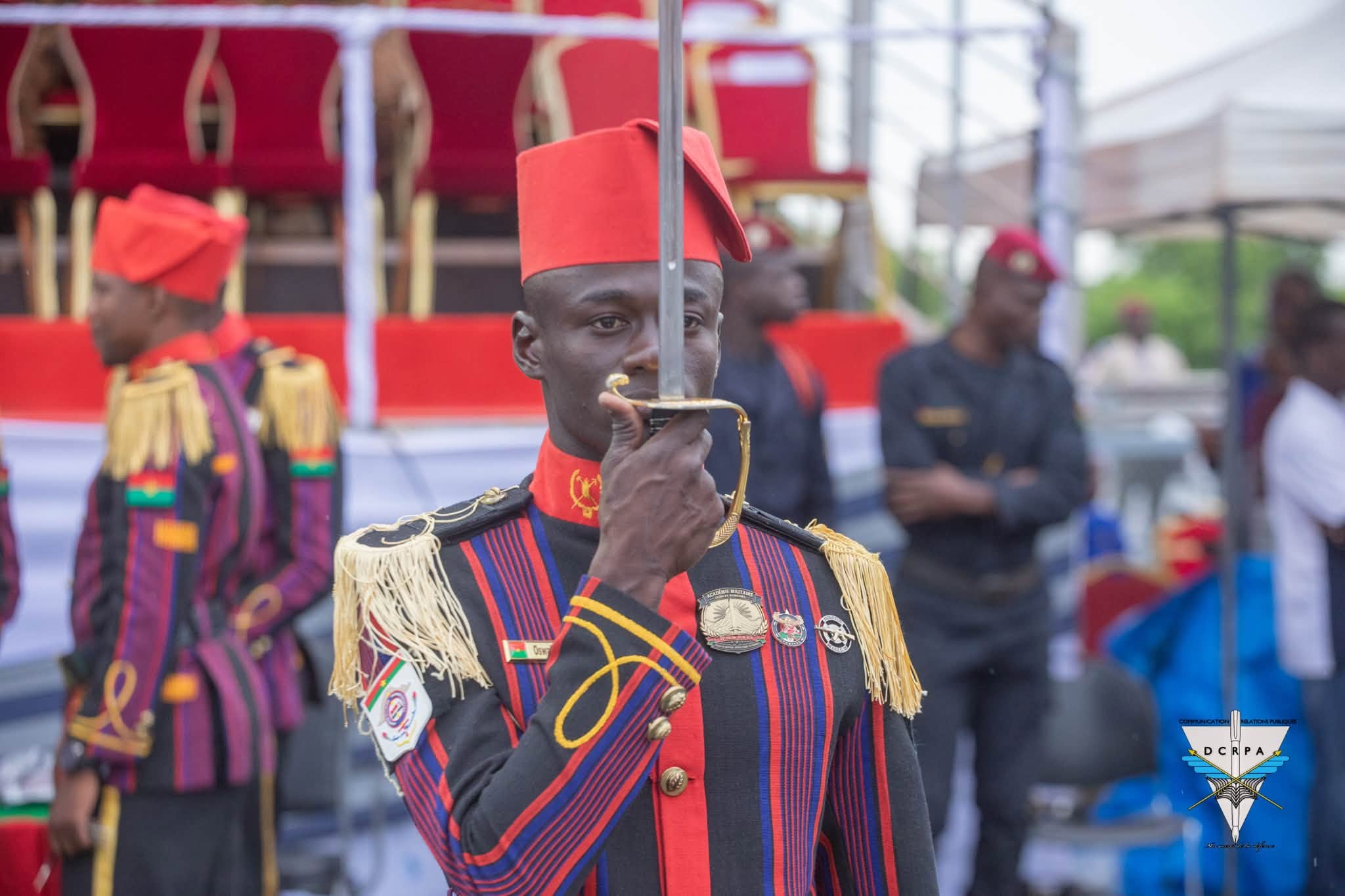 Au-delà des uniformes, l’armée doit renforcer sa vocation républicaine.