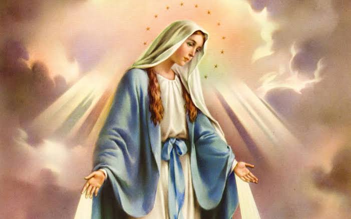 Assomption : la Vierge Marie, Reine du Ciel, célébrée dans toute sa gloire