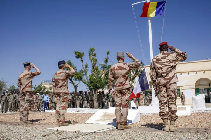 Après une rupture actée par le Tchad de la coopération militaire entre le pays et la France, un nouvel accord semble restaurer cette relation bi-latérale.