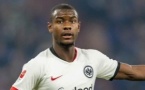 AS Roma sous pression financière : Evan Ndicka au cœur du mercato