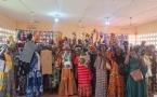 Guiglo / Fête des Mères : Anne Désirée Ouloto-Lamizana offre 50 complets de pagnes aux femmes de l’Espace Ami des Femmes