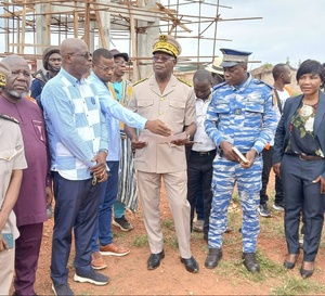 Duékoué : les chantiers du château d’eau et du centre de santé de Doumbiadougou en ligne droite vers la livraison