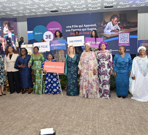 Dominique Ouattara lance la campagne « Une fille qui apprend, une femme qui gagne » pour l’avenir des jeunes filles