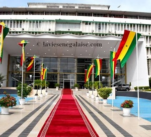 Sénégal : une révision constitutionnelle qui divise profondément la classe politique