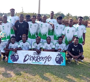 Détection de talents : Éric Saki offre un jeu de maillots à l'Espérance FC d'Okrouyo et prépare un ambitieux projet pour les jeunes