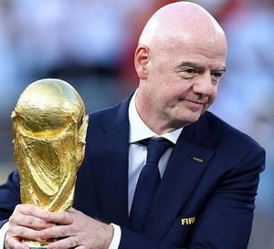 Football mondial : l'UEFA brandit la menace du boycott face au projet de la FIFA