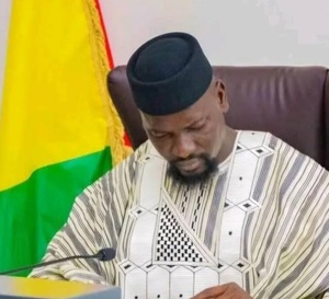 Guinée : en congé privé en Grèce, Mamadi Doumbouya rassure par l'entremise de l'armée