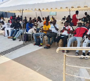 Retour au pays : 135 migrants ivoiriens débarquent à Abidjan après l’échec de leur rêve européen
