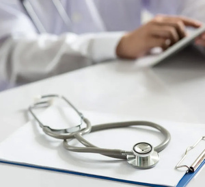 France : des médecins hospitaliers sommés de rembourser jusqu’à 80 000 euros de primes