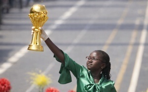 Défilé du 4 avril à Thiès : le trophée de la CAN s’invite dans la parade et relance le débat