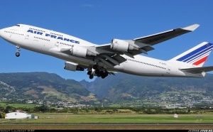 Ebola : un vol Air France dérouté au Canada après le refus d’entrée d’un passager congolais aux États-Unis