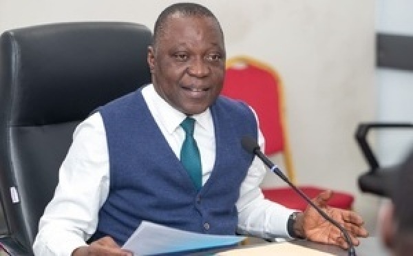 VTC en Côte d’Ivoire : Amadou Koné régule tarifs et chauffeurs