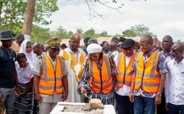 Tiébissou : Dr Bamba Maférima pose la première pierre du préscolaire Dominique Ouattara de Niamienkro