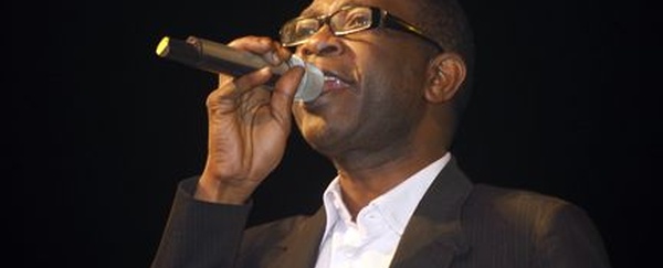 Mali – Attaque du 25 avril : Youssou N’Dour exfiltré de Bamako après l’interruption du “Bal des Grands”