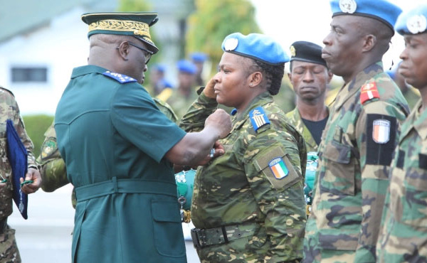 De retour de mission, 349 soldats ivoiriens décorés : la Nation rend hommage à ses artisans de paix