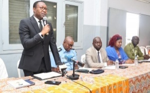 Gbakas et taxis à Abidjan : la DGTTC annonce une traque des “dabagaous” et des bavettes fantaisistes