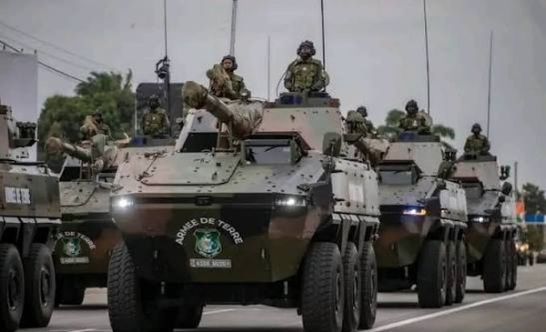 Défilé du 7 août à Yopougon : la puissance de feu des forces ivoiriennes s’affiche