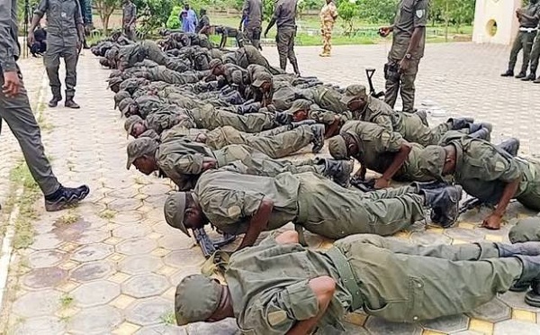 Burkina Faso : des journalistes soumis à une formation militaire au nom du « patriotisme »
