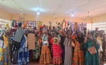 Guiglo / Fête des Mères : Anne Désirée Ouloto-Lamizana offre 50 complets de pagnes aux femmes de l’Espace Ami des Femmes